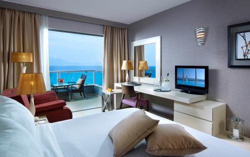 SEA VIEW ROOM BED
